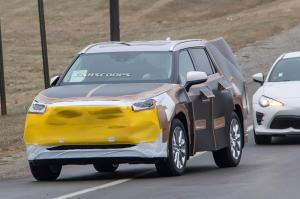 Первые шпионские фото совершенно нового Toyota Highlander