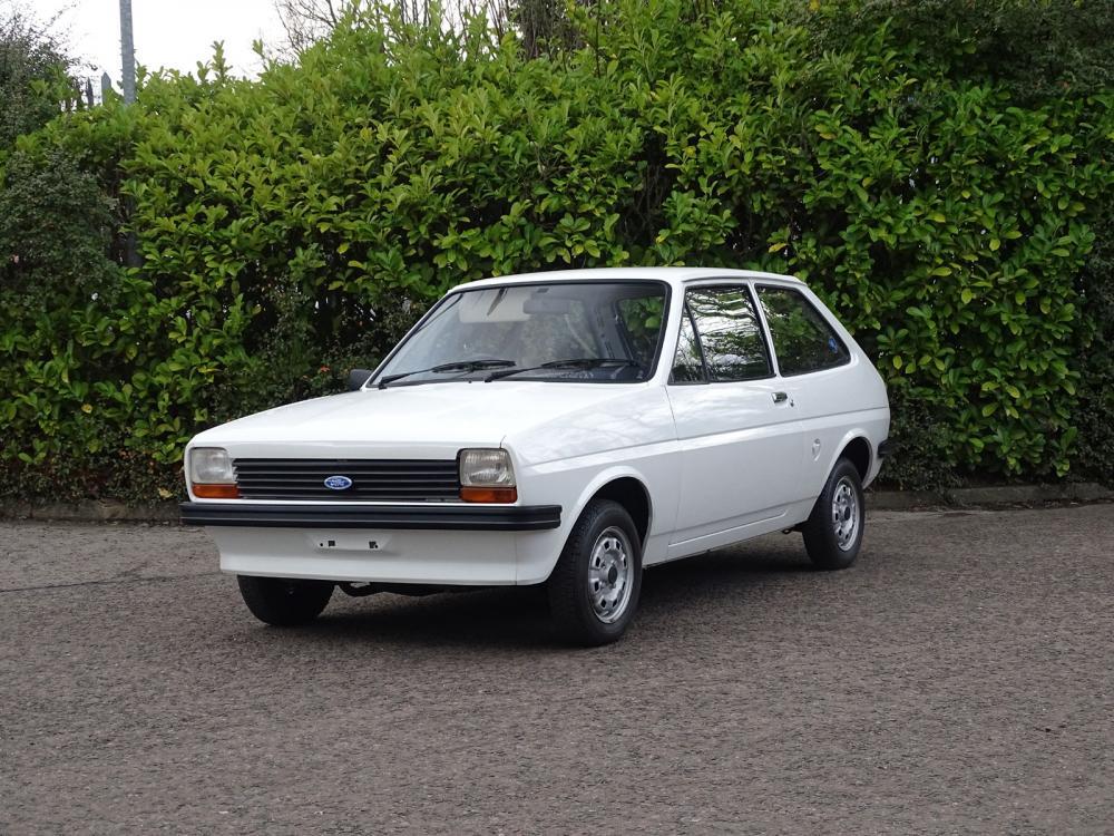 40-летний хэтчбек Ford Fiesta почти без пробега уйдет с молотка