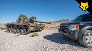 Видео: танк и гранатомет превращают Land Rover в металлолом