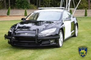 В родном для Tesla городе полиция купила в свой автопарк первую Model S