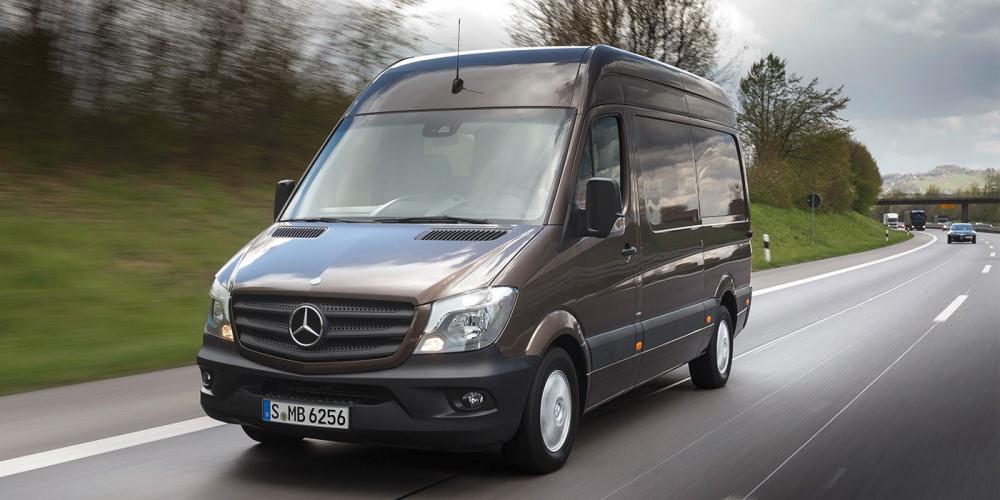 Mercedes отправит в ремонт фургоны Sprinter в России
