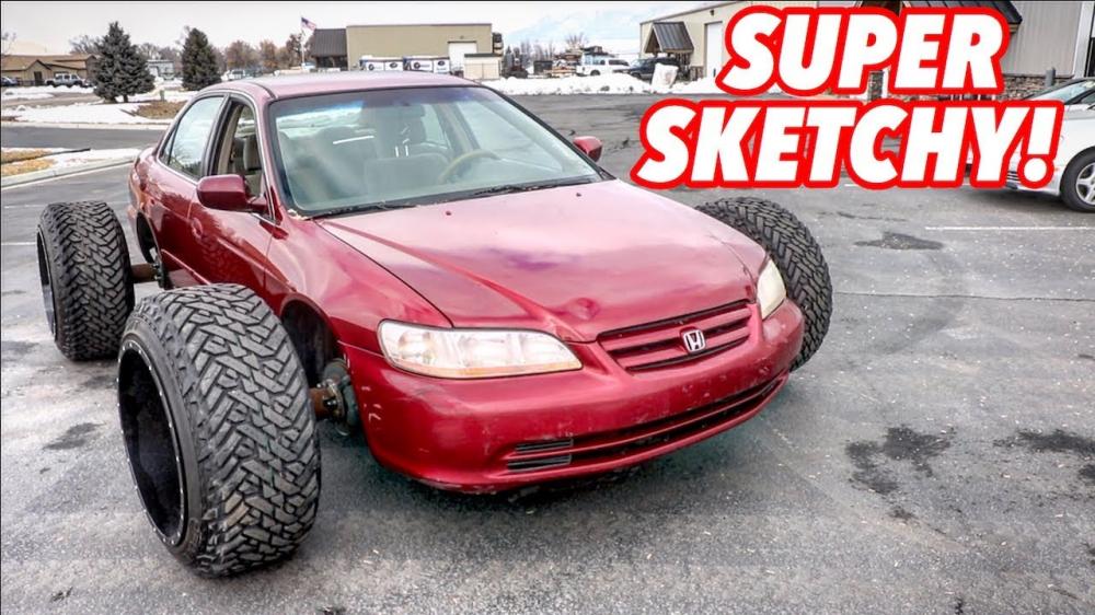 Honda Accord c 24-дюймовыми колесным дисками