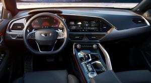 Geely показала салон своего первого купеообразного кроссовера