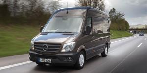Mercedes отправит в ремонт фургоны Sprinter в России
