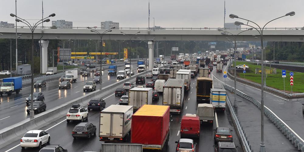 Программу запрета въезда в Москву старых автомобилей начнут с грузовиков