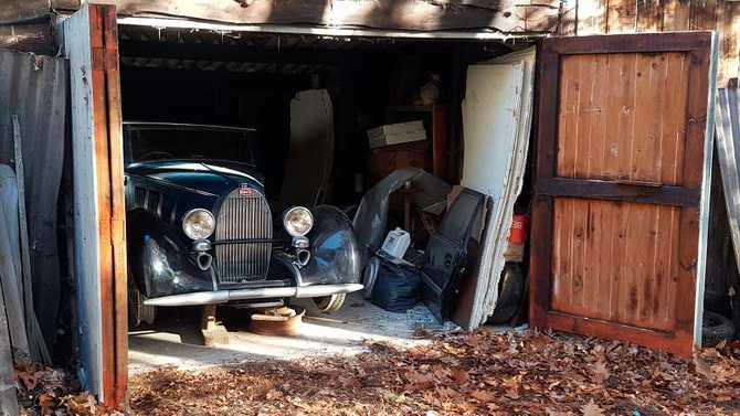 Простоявшие в сарае десятки лет Bugatti продадут на аукционе