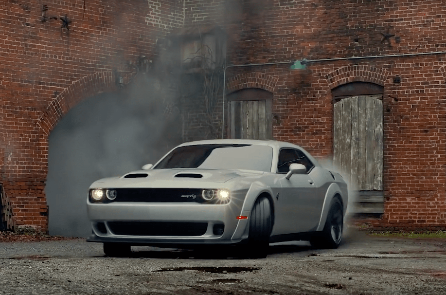 Dodge посвятил ролик для Super Bowl SRT-моделям и Mercedes-Benz

