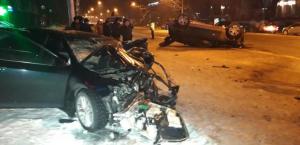 ДТП с "перевертышем" в Алматы: пострадали 6 человек