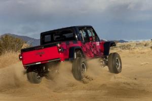 Пикап Jeep Gladiator подготовят к внедорожной гонке