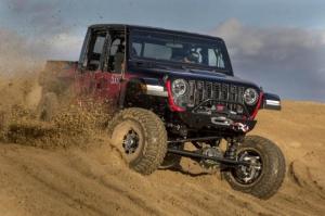 Пикап Jeep Gladiator подготовят к внедорожной гонке
