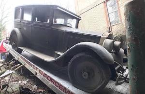 На заброшенной фабрике нашли довоенный Packard, простоявший там более 40 лет