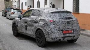 Новые фото обновленного Renault Captur в камуфляже