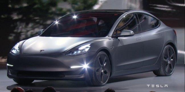 Автопилот на европейских Tesla Model 3 оказался урезанным