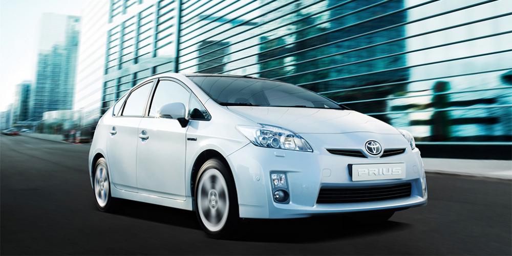 Toyota отправит в ремонт более 800 гибридов в России