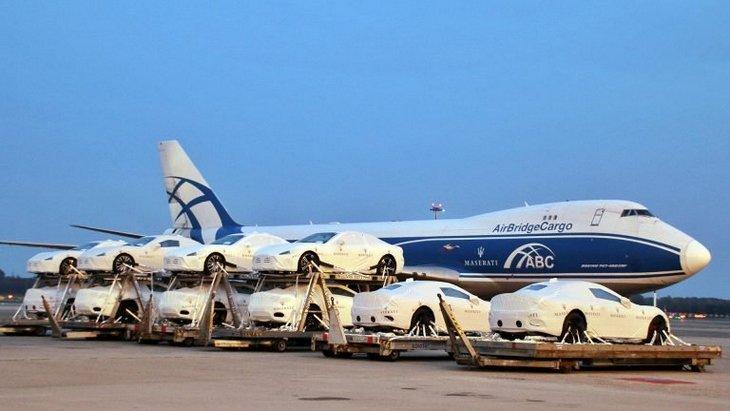 В Папуа-Новая Гвинея «таинственным образом» потерялись сотни люксовых автомобилей
