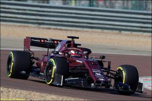 Первые фотографии новой машины Alfa Romeo
