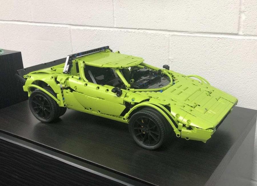 Из Lego-конструктора Porsche 911 GT3 RS собрали Lancia Stratos