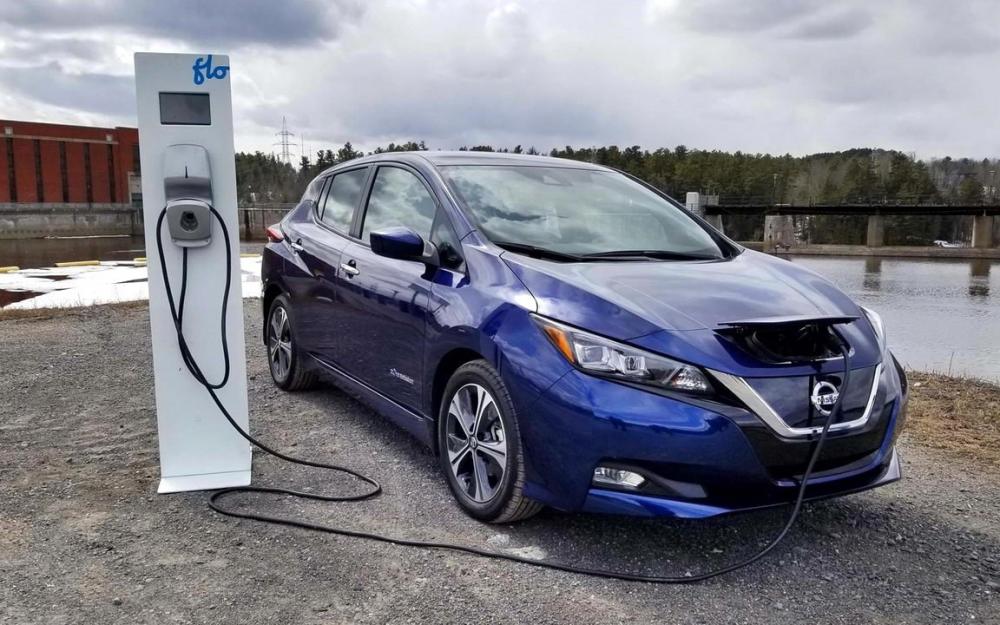 Nissan Leaf признан лучшим электромобилем
