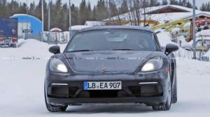 Фото нового Porsche 718 Boxster в камуфляже