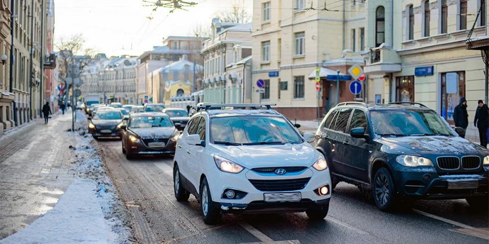 Водителей попросили быть предельно внимательными за рулем 23 февраля