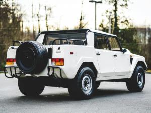 Lamborghini LM002 1988 года