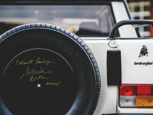 Lamborghini LM002 1988 года