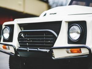 Lamborghini LM002 1988 года
