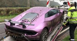 Водитель не справился с управлением и бросил Lamborghini в кювете