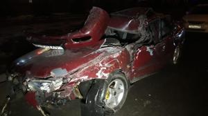 Водителя после аварии из машины извлекали спасатели в Алматы