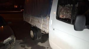 Водителя после аварии из машины извлекали спасатели в Алматы
