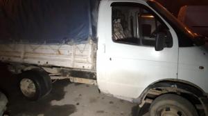 Водителя после аварии из машины извлекали спасатели в Алматы