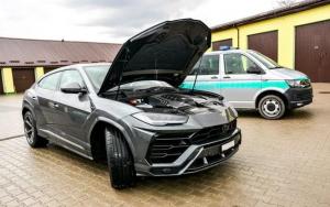 На украинской границе задержали угнанный кроссовер Lamborghini Urus