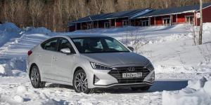 Hyundai назвал российские цены на обновленный седан Elantra