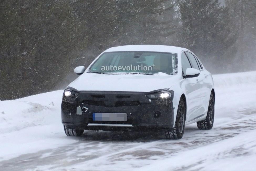 Opel тестирует новую версию седана Insignia 2020 года