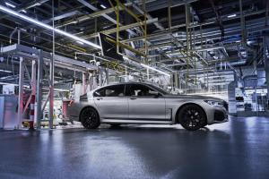 BMW начала производство обновленного седана 7-Series