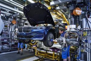 BMW начала производство обновленного седана 7-Series