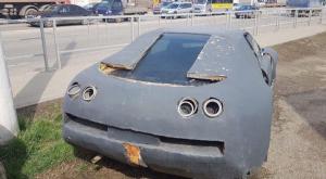 Эсклюзивный Bugatti Veyron рекламирует покос травы в Краснодаре
