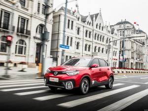 DongFeng сертифицировал в России городской кроссовер AX4