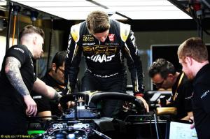 В Haas F1 нарушили правило комендантского часа