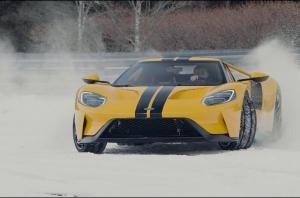 Видео: 14-летний подросток дрифтит на Ford GT
