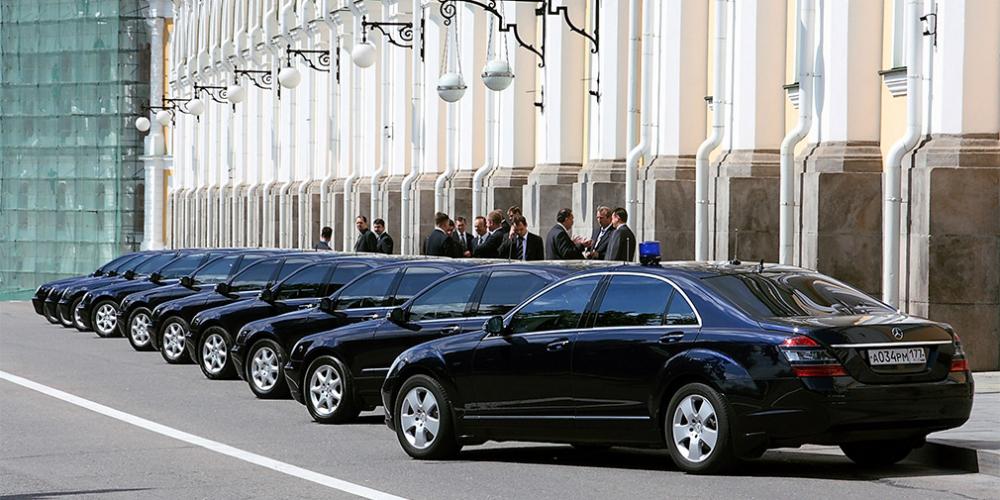 В Госдуме объяснили, почему чиновники заслуживают дорогих автомобилей