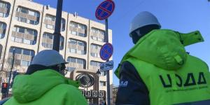 Медведева попросили отменить маленькие дорожные знаки