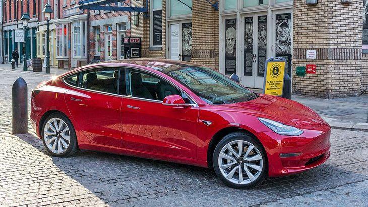 Новинка от Tesla бьет рекорды продаж в Европе