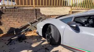 Lamborghini Huracan Performante разбили на встрече владельцев суперкаров