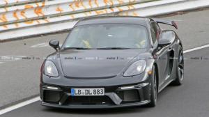 Обновленный Porsche 718 Cayman GT4 замечен без камуфляжа