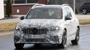 Mercedes-AMG GLB35 в очередной раз попался фотошпионам