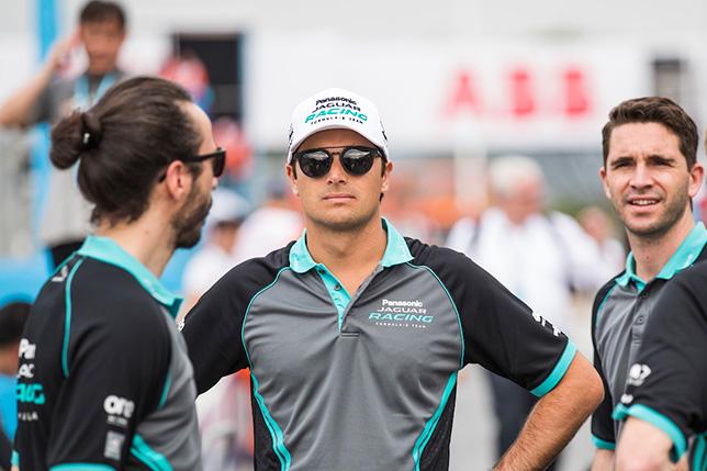 Jaguar Racing расторгла контракт с Пике