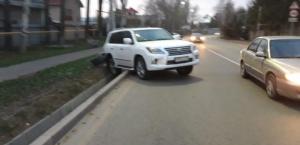 Водитель Toyota устроил массовое ДТП и скрылся в Алматы