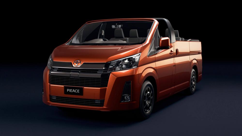 Toyota представила открытую версию минивэна HiAce