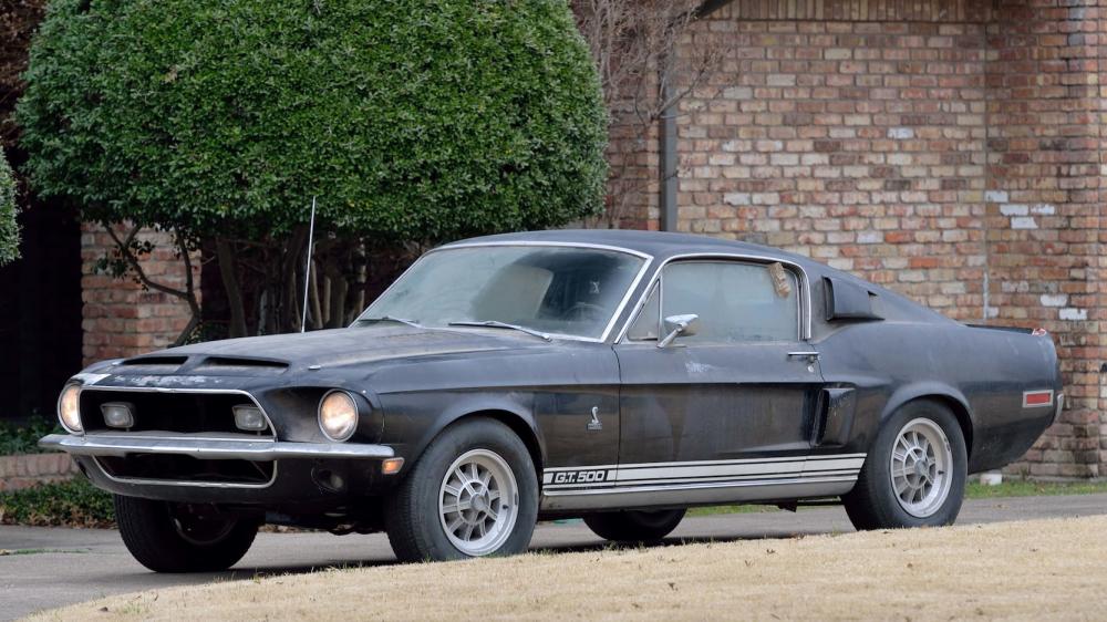 Shelby GT500, покрытый 40-летней пылью, продадут на аукционе